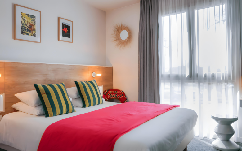 Chambre classique à Brive, Hôtel Le Collonges
